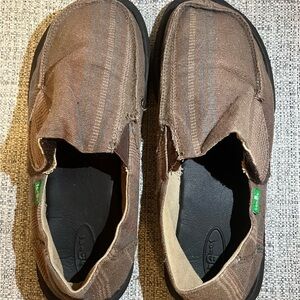 Sanuk Brown Pattern Sanuk - Worn once